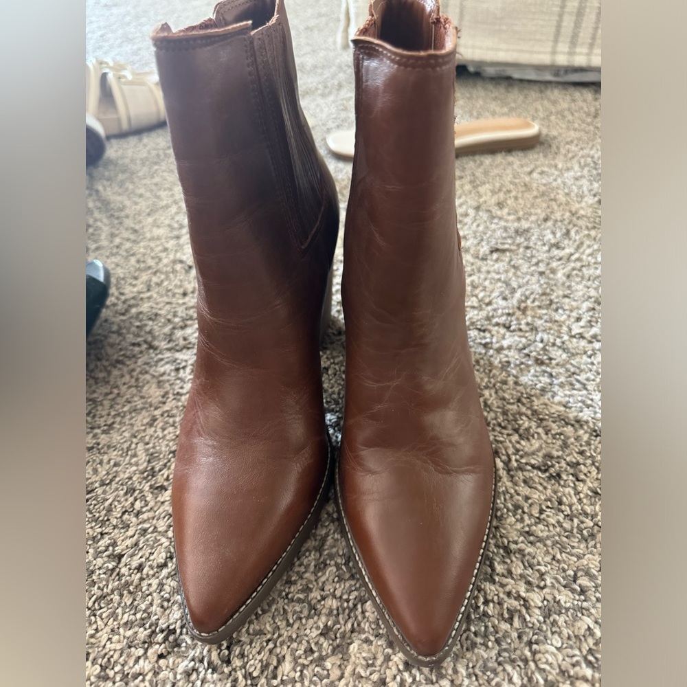 NWT Steve Madden cognac ankle boots
